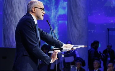https://media.liberoquotidiano.it/d8lLqJe5aQ6HG_vdKWEyYdO10GA5SPaLunsFA49U-co/width:800/quality:90/aW1hZ2VzLzIwMjYvMDYvMTkvMDcwNjA4Mzg3LTMwNWYxZmQ5LTE5NTQtNGExZi04NjhiLTZiMWRjN2NkZjhhYS5qcGc.webp