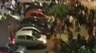 Ercolano, maxi rissa in mezzo alla strada nel giorno della Vigilia: addio al lockdown 
