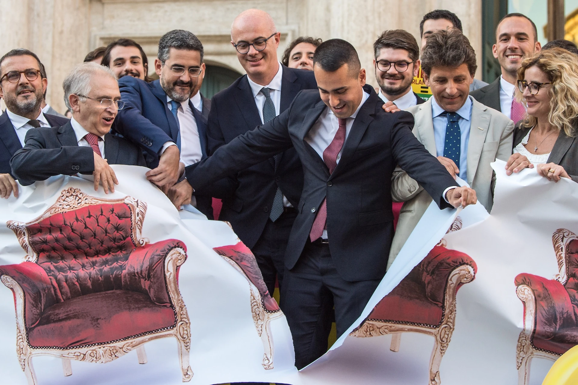 M5s, Filippo Facci inchioda Luigi Di Maio & Co: "Dopo 10 anni si sfasciano. Si sono rimangiati tutto"