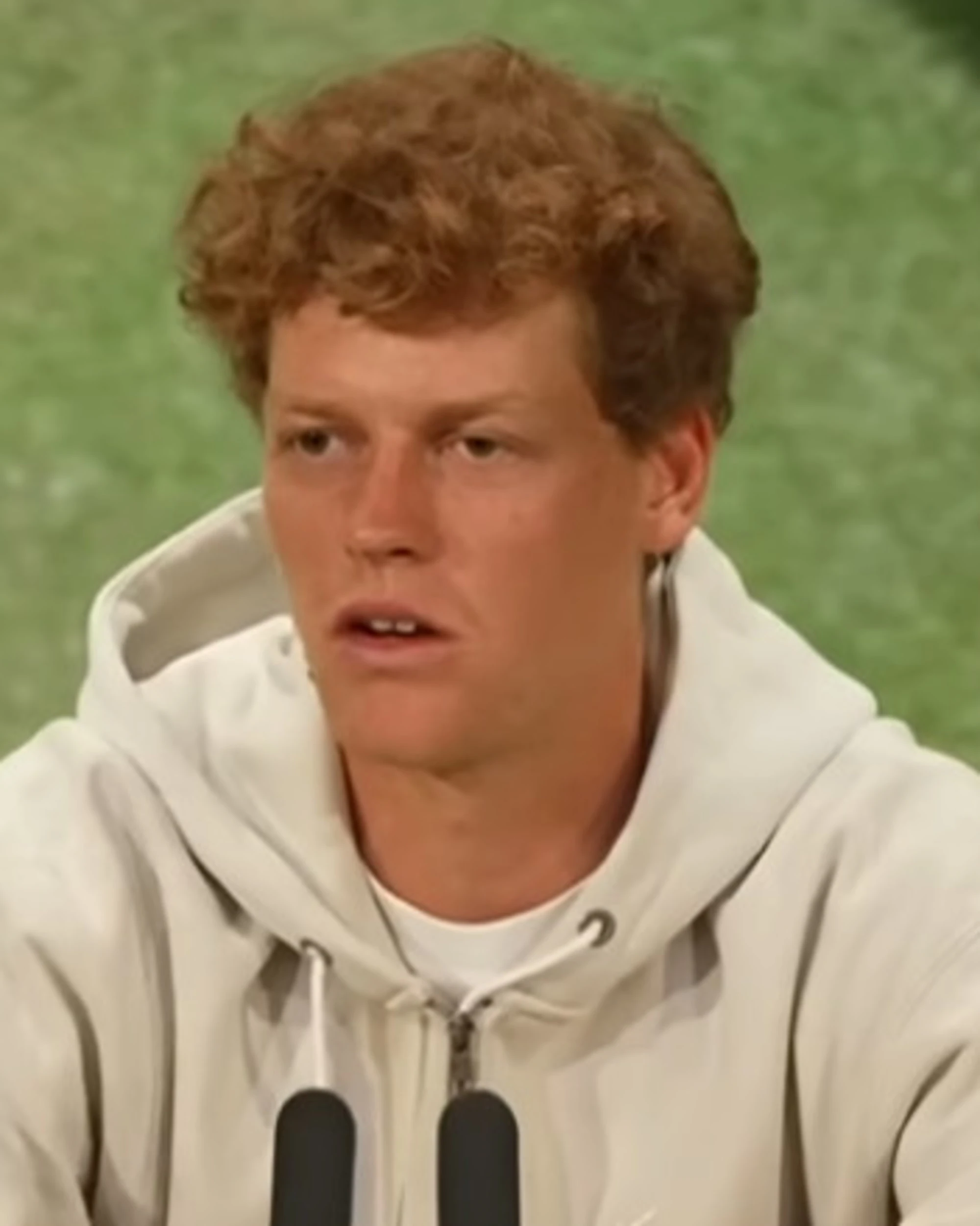 Jannik Sinner provocato in conferenza? E lui sbotta: "È un altro torneo"