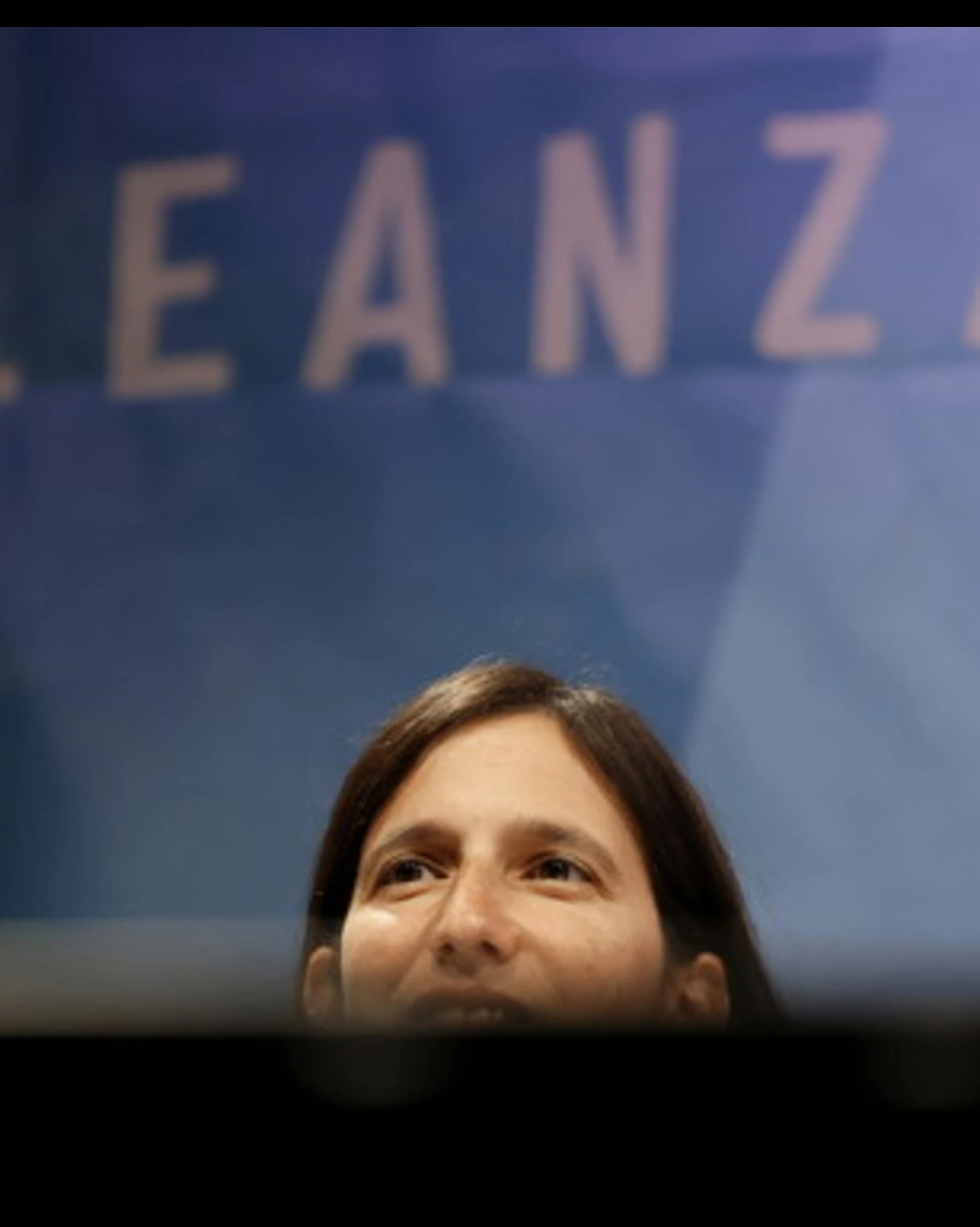 Elly Schlein, "quello che dice non è vero". La smentita: esplode la sinistra