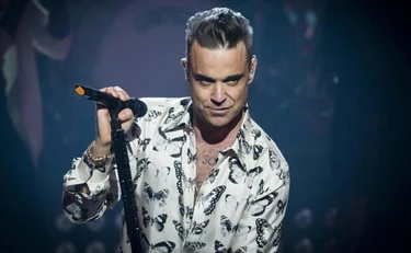 Robbie Williams: "Sto diventando cieco per le iniezioni fatte per dimagrire"