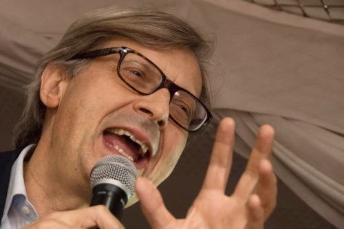 Vittorio Sgarbi: "Mario Balotelli un gran cornuto, ma è meglio di Cesare Prandelli"