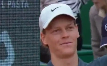 Jannik Sinner vince contro Humbert a Montecarlo: il colpo di scena sulla terra rossa
