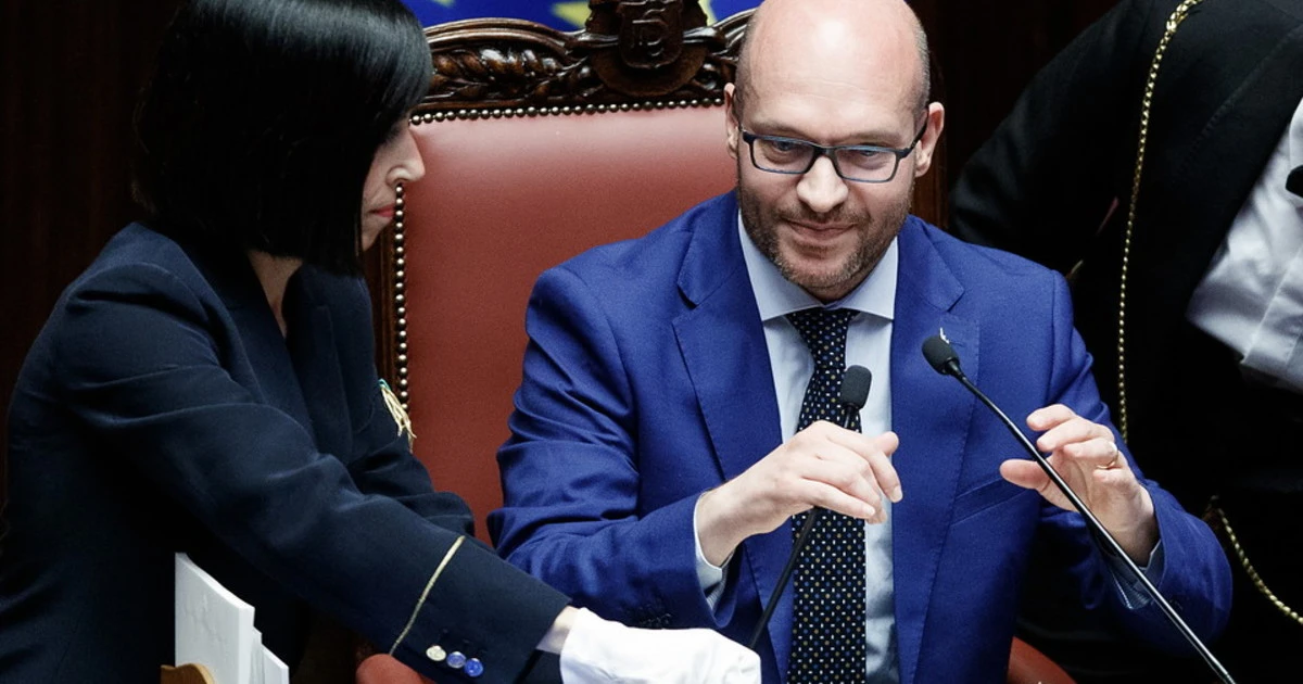 Lorenzo Fontana, cattolico non di sinistra (e dunque fascista)