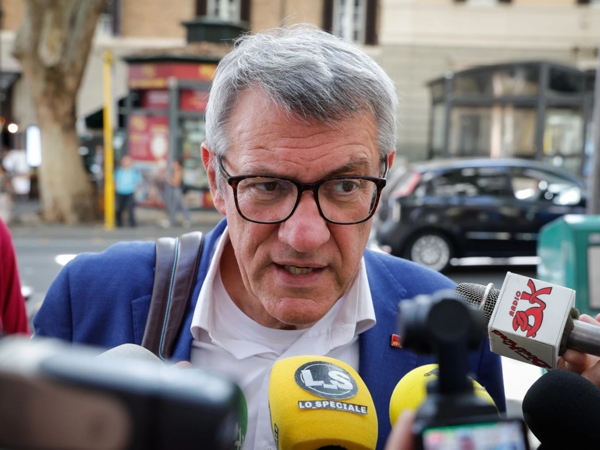 Leggi l'articolo: &quot;Frustrato&quot;, &quot;violento&quot;: FdI insorge contro Landini