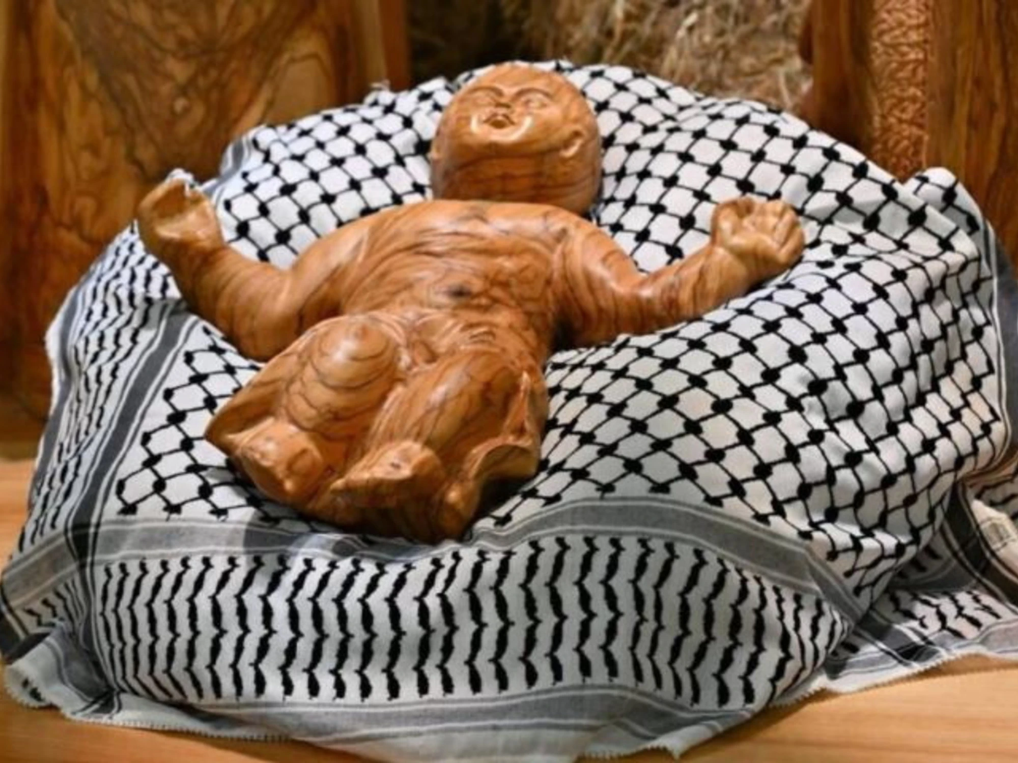 Finisce l'epoca del Bambin Gesù con la kefiah