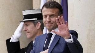 Macron "punta alla poltrona": perché rischiamo la guerra Russia-Europa