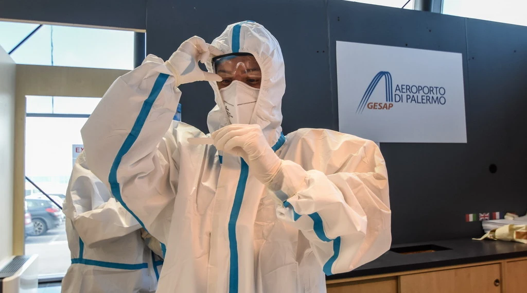 Coronavirus, il bollettino del 27 febbraio: quasi 19mila contagi, 280 vittime, salgono i ricoveri negli ospedali