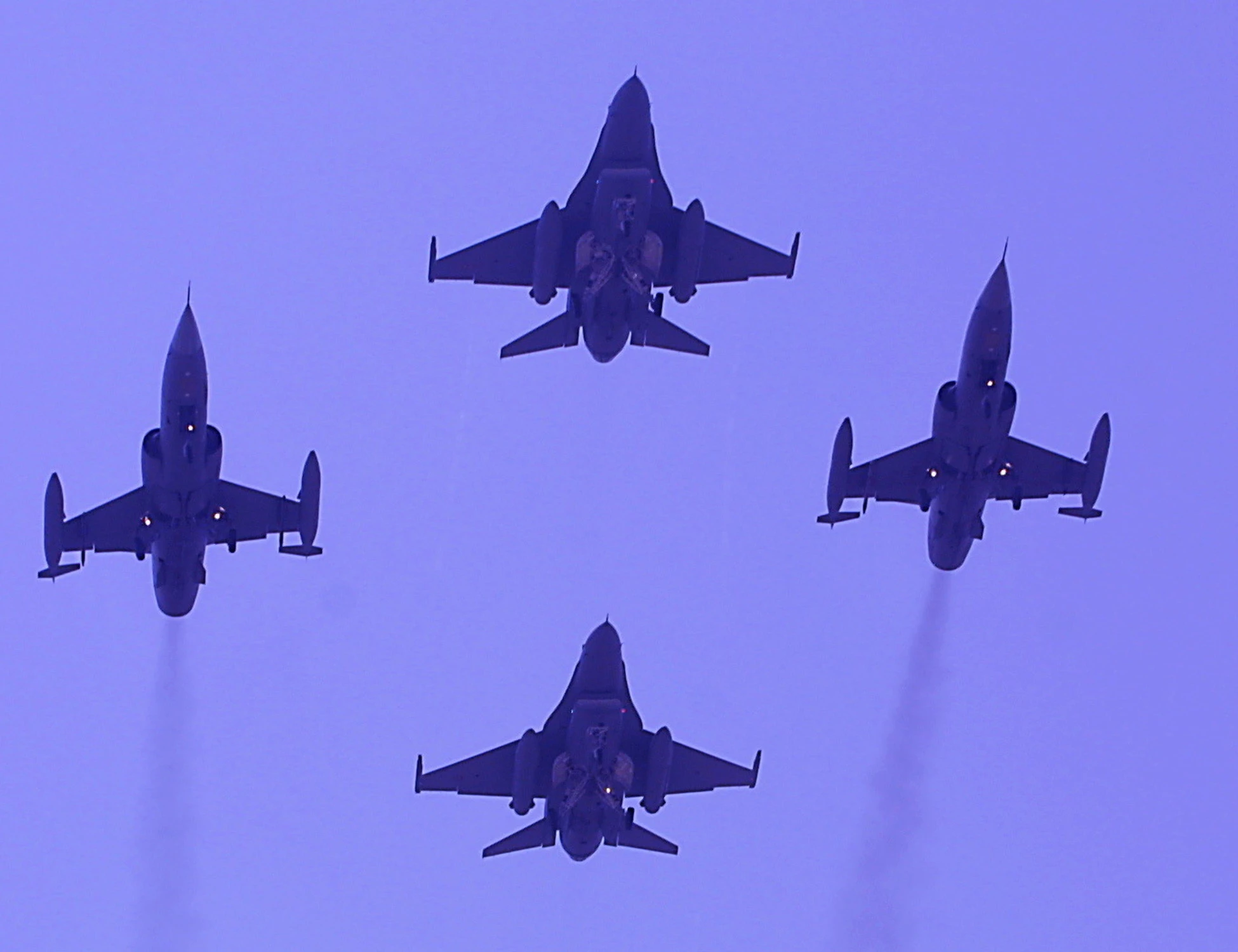 Israele-Iran, la diretta. "Sono spariti gli aerei Usa": voci pesanti dal Qatar