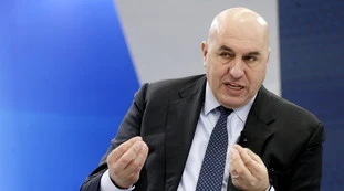 Crosetto lancia l'allarme: "Nei prossimi anni avremo bisogno di difenderci"