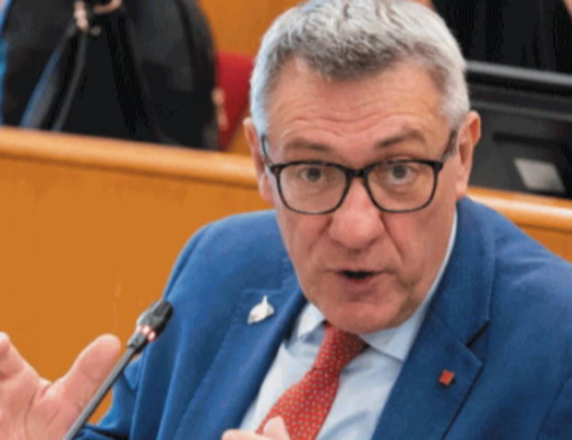 Tasse, Maurizio Landini caccia i ricchi: "Chi non vuol pagare se ne vada"