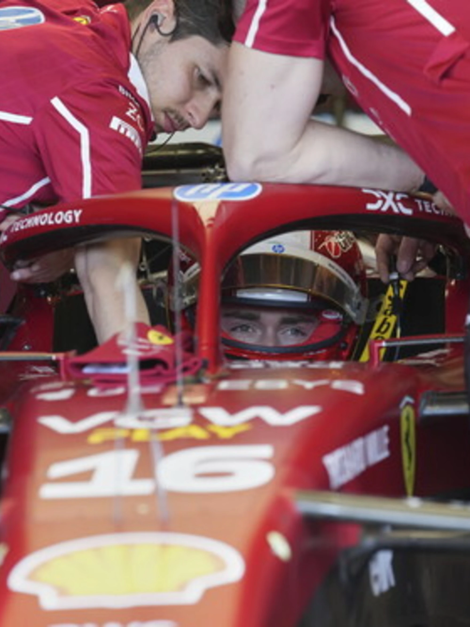 Gp di Imola, disastro Ferrari. Leclerc sbotta: "Dobbiamo chiedere scusa"
