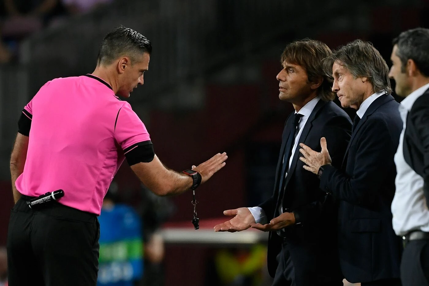 L'Inter cade a Barcellona, ma Conte non ci sta e se la prende con l'arbitro: "Vogliamo rispetto"