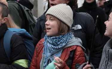 Greta Thunberg, Canal Grande tinto di verde: indagata insieme a 36 attivisti