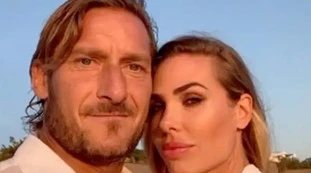 Totti disperato in spogliatoio: "Mi costerà un sacco", l'accordo con Ilary Blasi