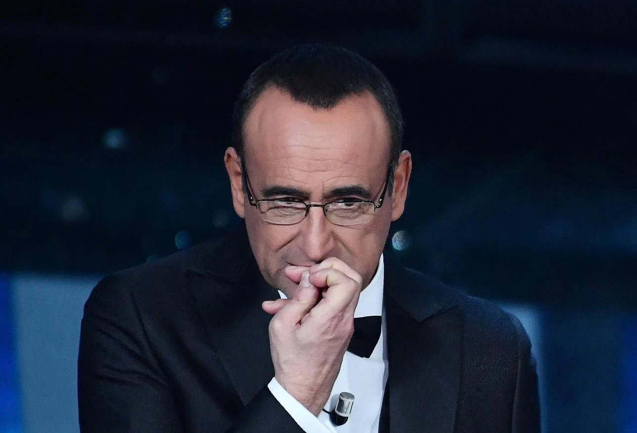Carlo Conti, crollano i dati di ascolto di RadioRai: cosa c'entra il conduttore, parla lui