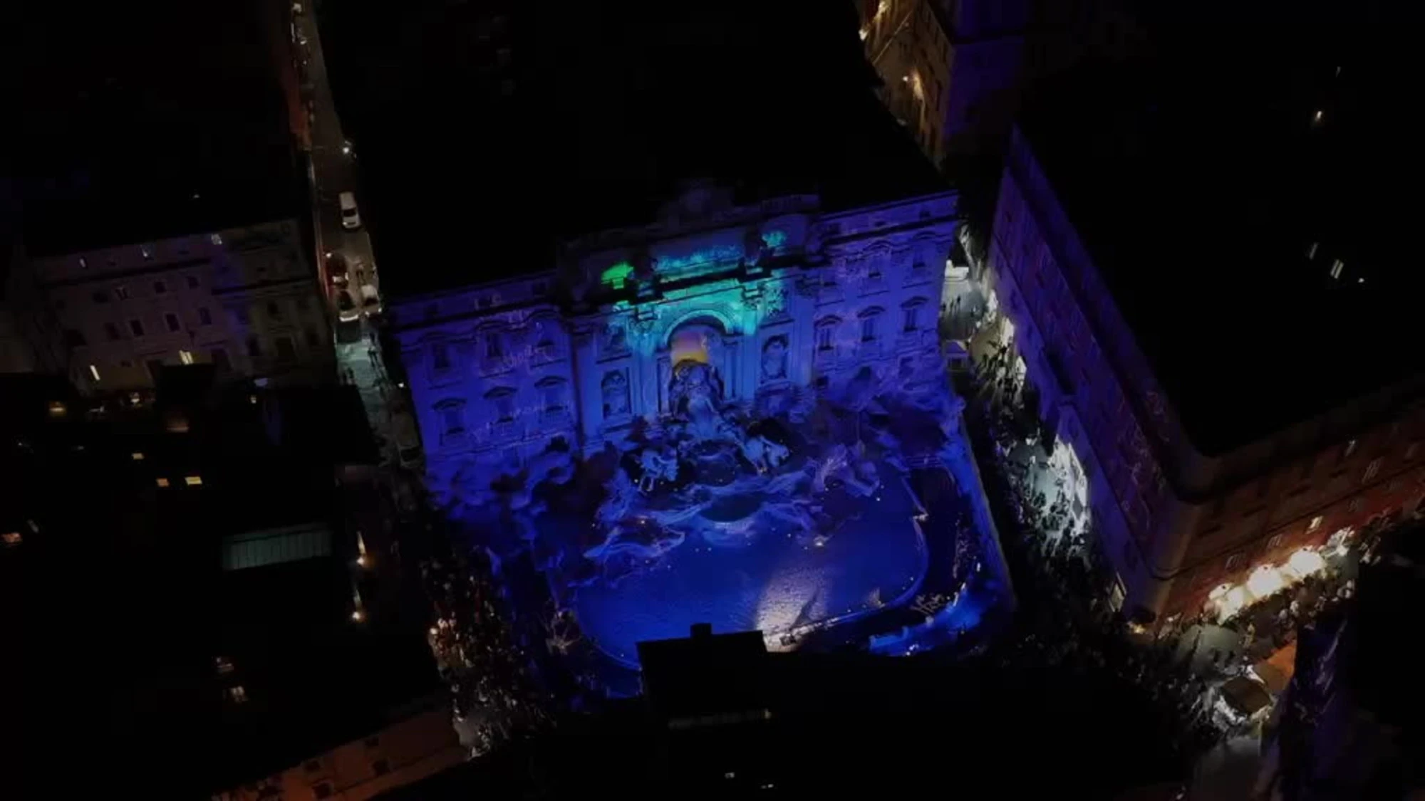 "La Parola che illumina”, l'evento a Fontana di Trevi con Erri de Luca e Luca Ward