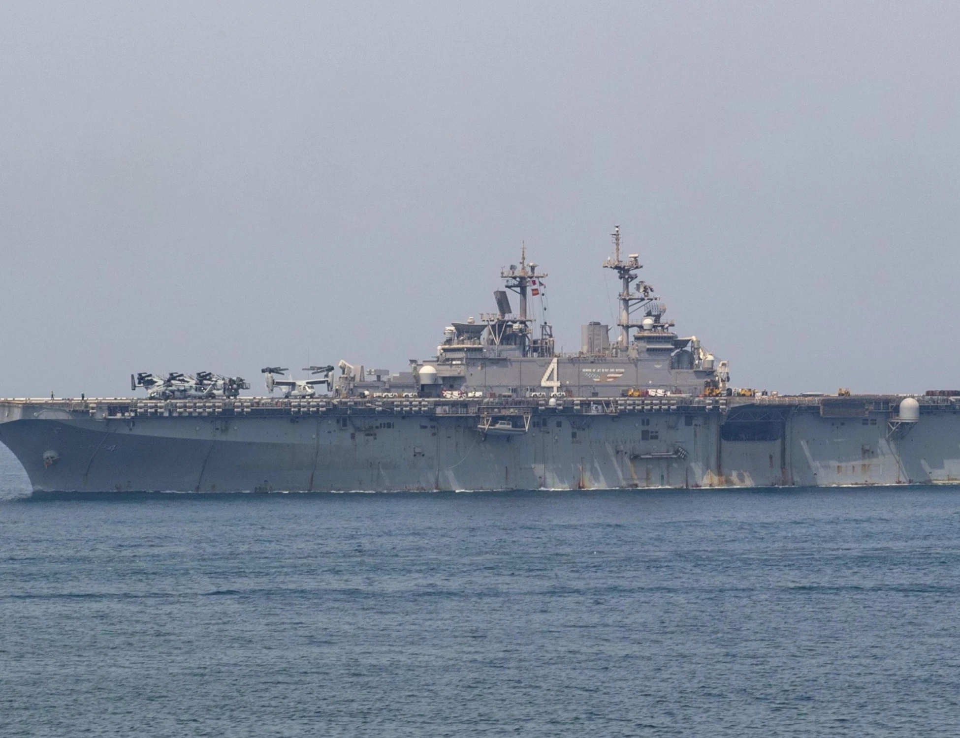 Iran, la guerra nel Golfo in diretta: "Distrutte 161 navi da guerra e il 90% delle mine dell'Iran", Teheran in ginocchio