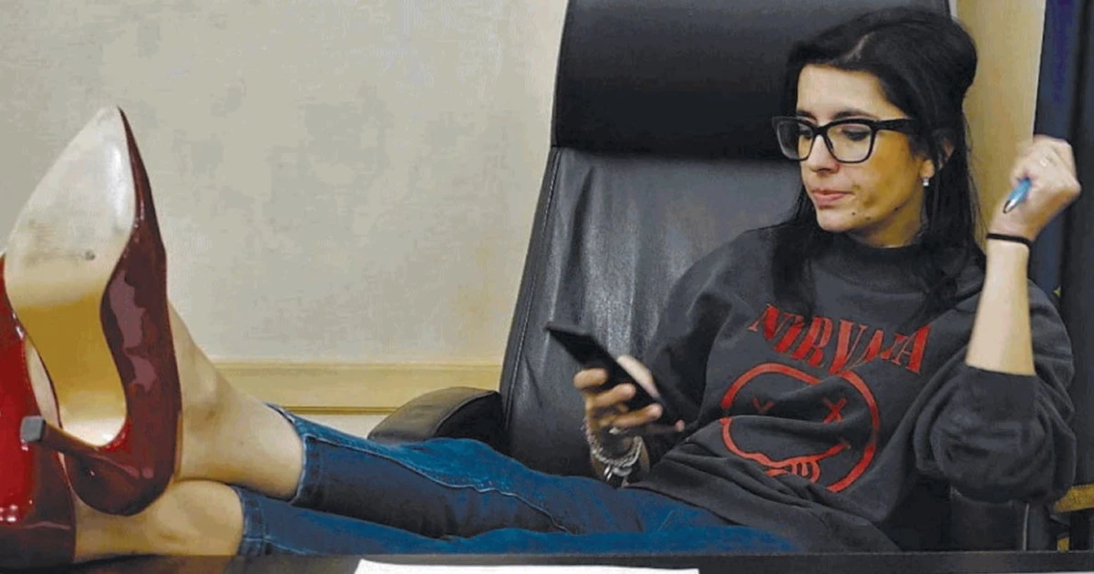 La ministra Dadone raddoppia i fondi per le celebrazioni del Partito comunista