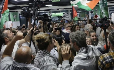 La Flotilla sostiene lo sciopero dei porti: a sinistra parte l'operazione caos