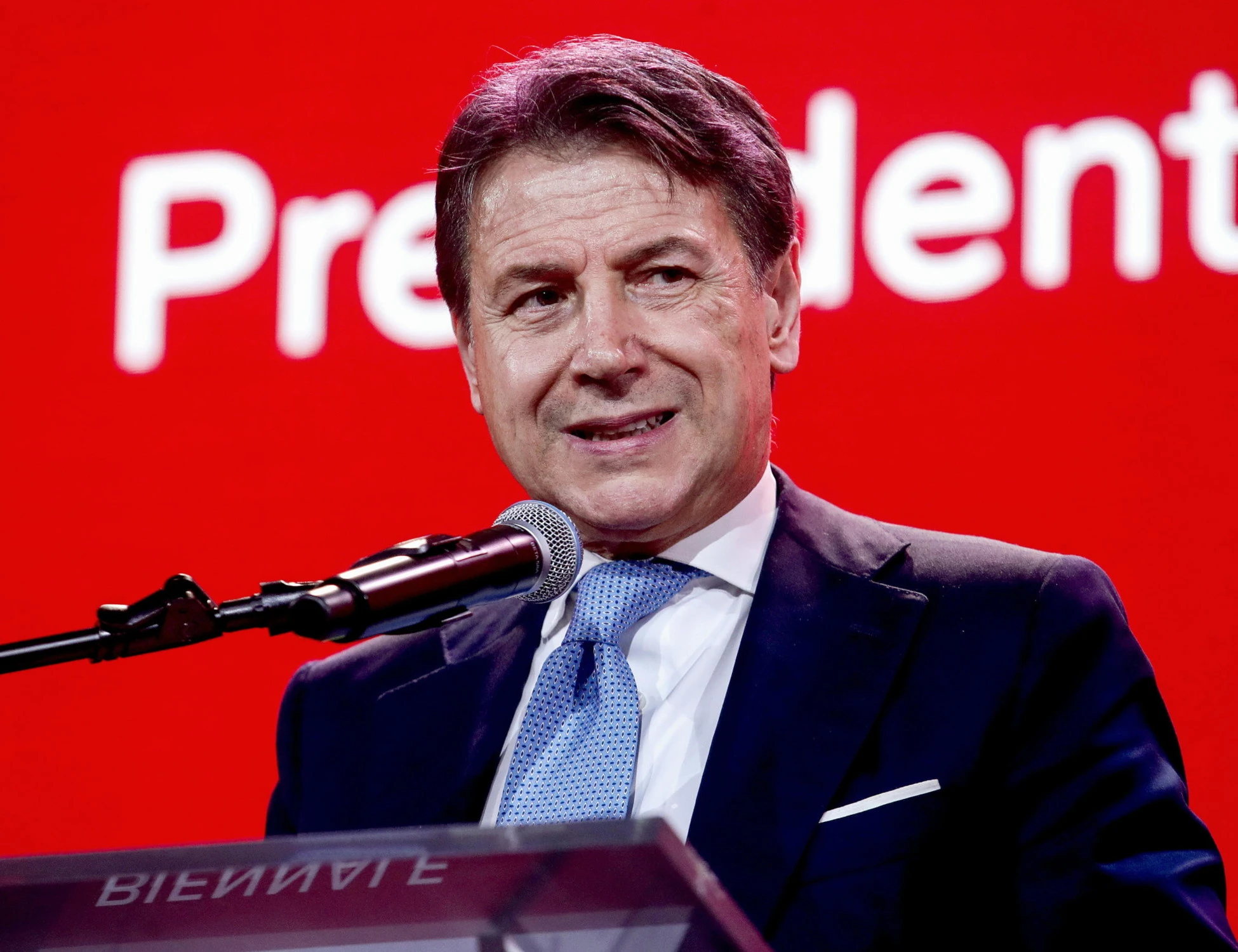Giuseppe Conte, Di Maio bombarda il M5s: "Su queste cose cadono i governi"
