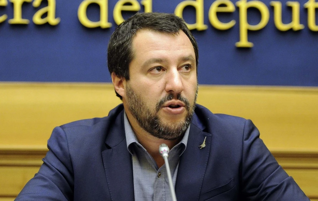 Flop Nazionale, Salvini all'attacco: troppi stranieri nelle nostre squadre di club