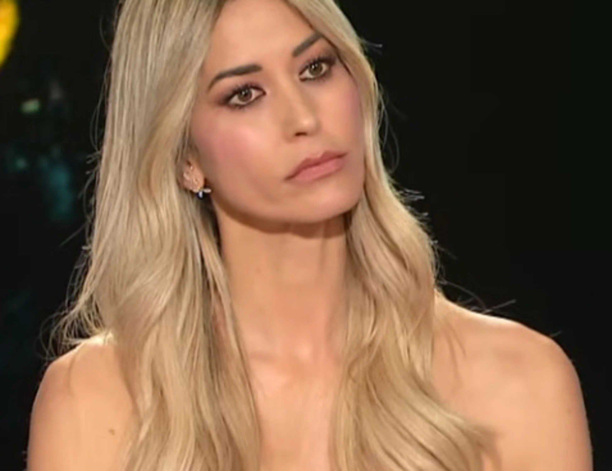 Belve, Elena Santarelli spiana Chiara Ferragni: "Mio figlio? Sono inc***"