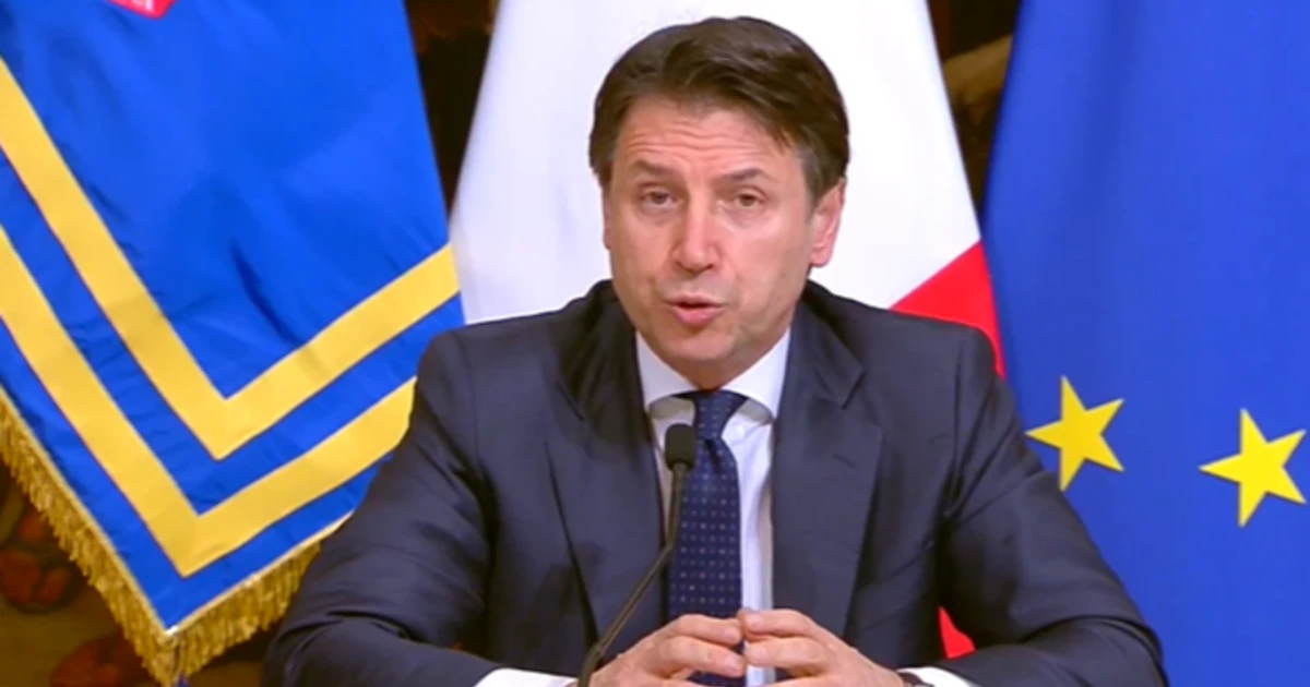 Giuseppe Conte, nuova stretta coronavirus: "Chiuderemo tutte le attività produttive non essenziali"