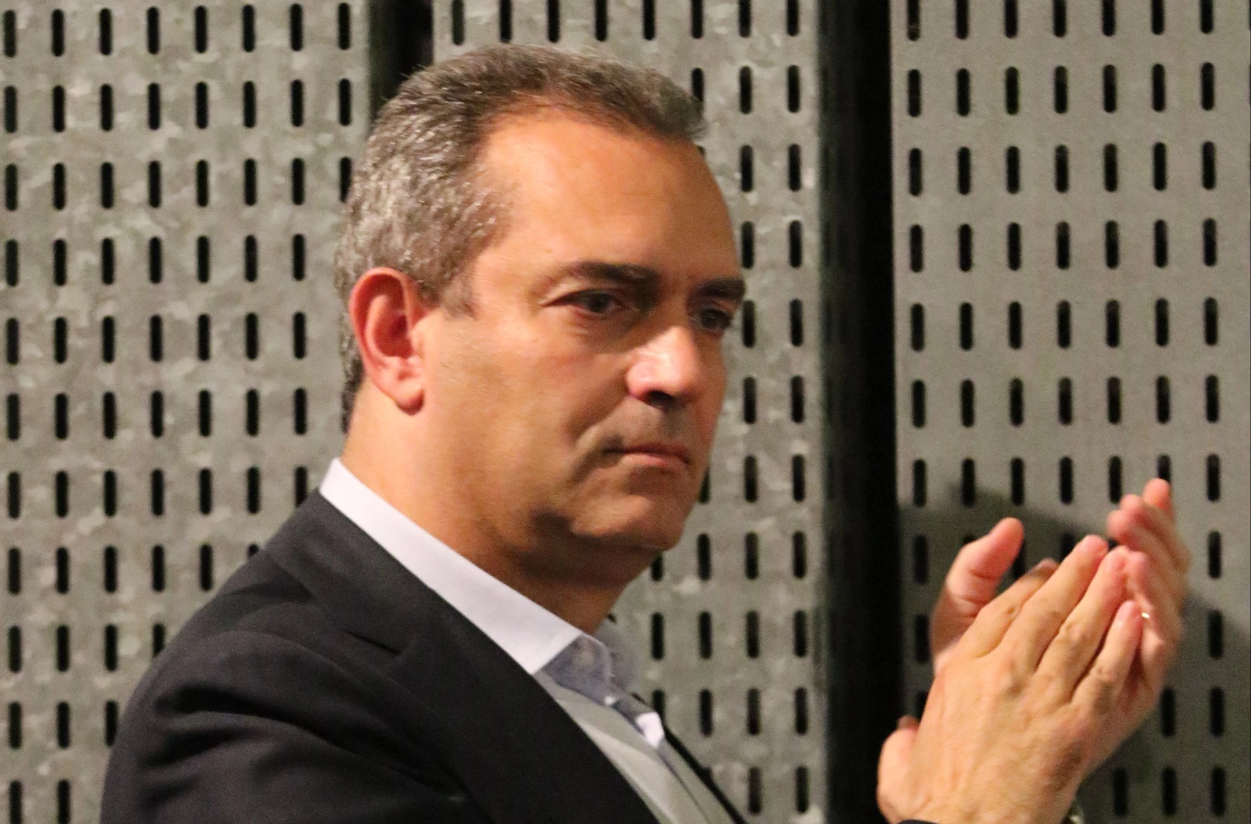 Aquarius, Luigi De Magistris perde la testa: "Ignobile, vergognosa sconfitta per l'Italia. Ora Roberto Fico..."