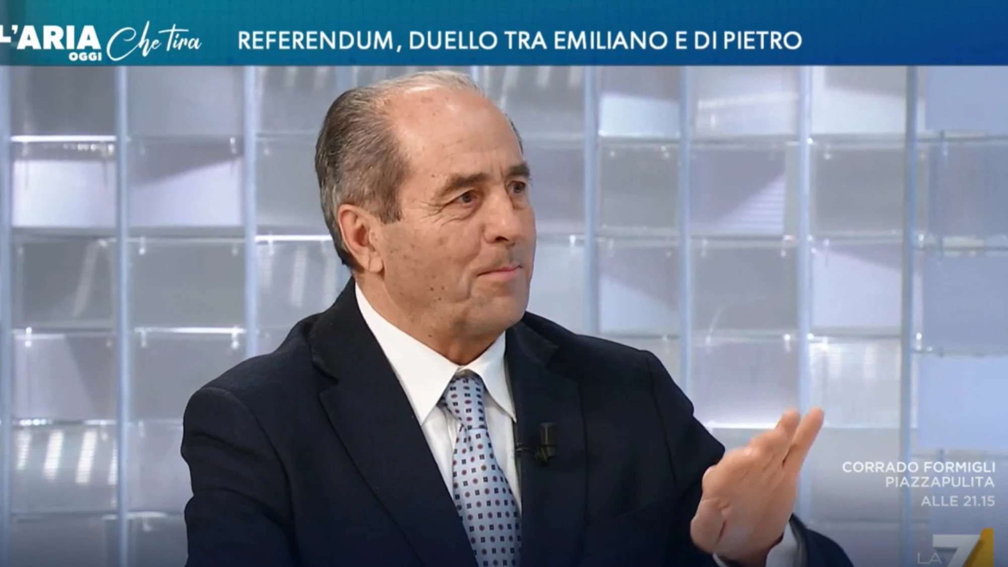 Referendum, Di Pietro: "Giochereste una partita con l'arbitro scelto dai giocatori?"