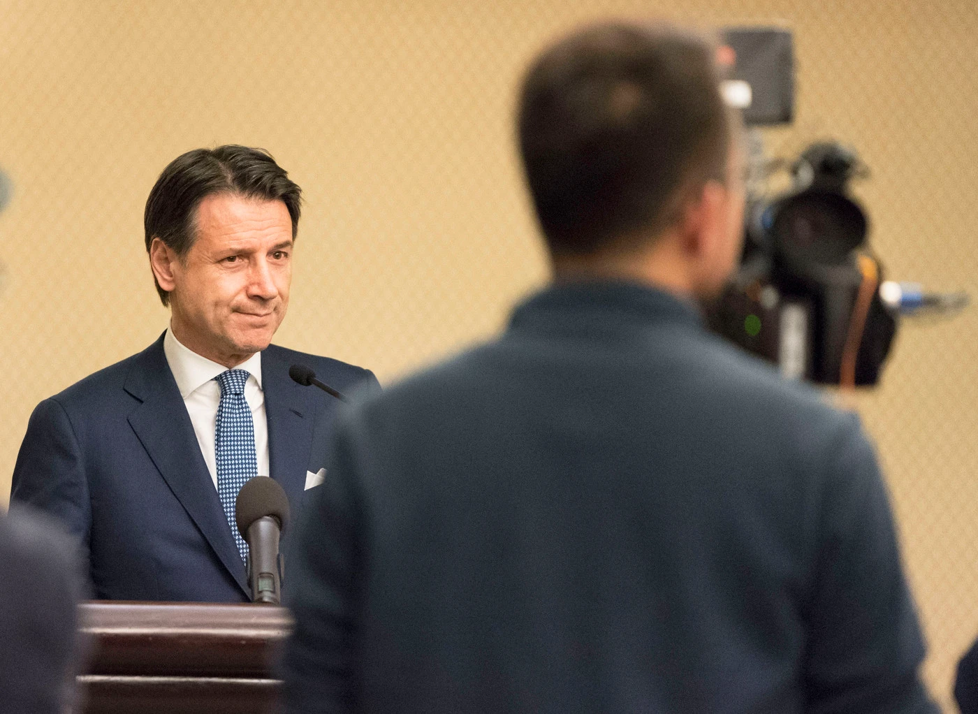 Giuseppe Conte, colpo di mano: "Propongo la revoca di Siri. Cosa non devono fare Lega e M5s ora". Caos?