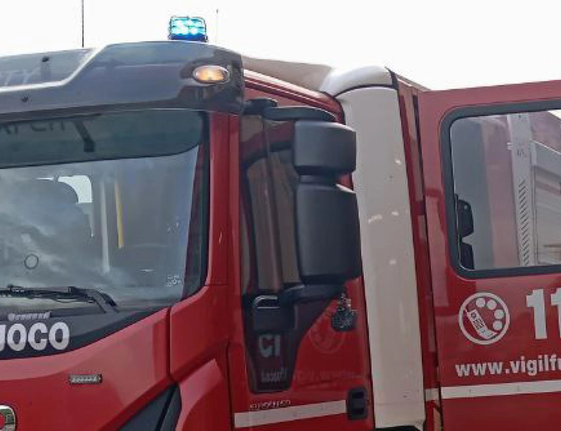 Mantova, nonna muore in casa e la nipotina di 8 mesi piange per ore: come la salvano