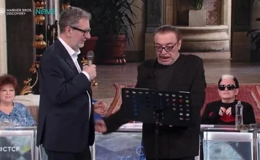 Che tempo che fa, Frassica sfotte Valeria Marini e lei sbotta: "Cosa mi scrive in privato"