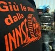 Innse, notte sulla gru