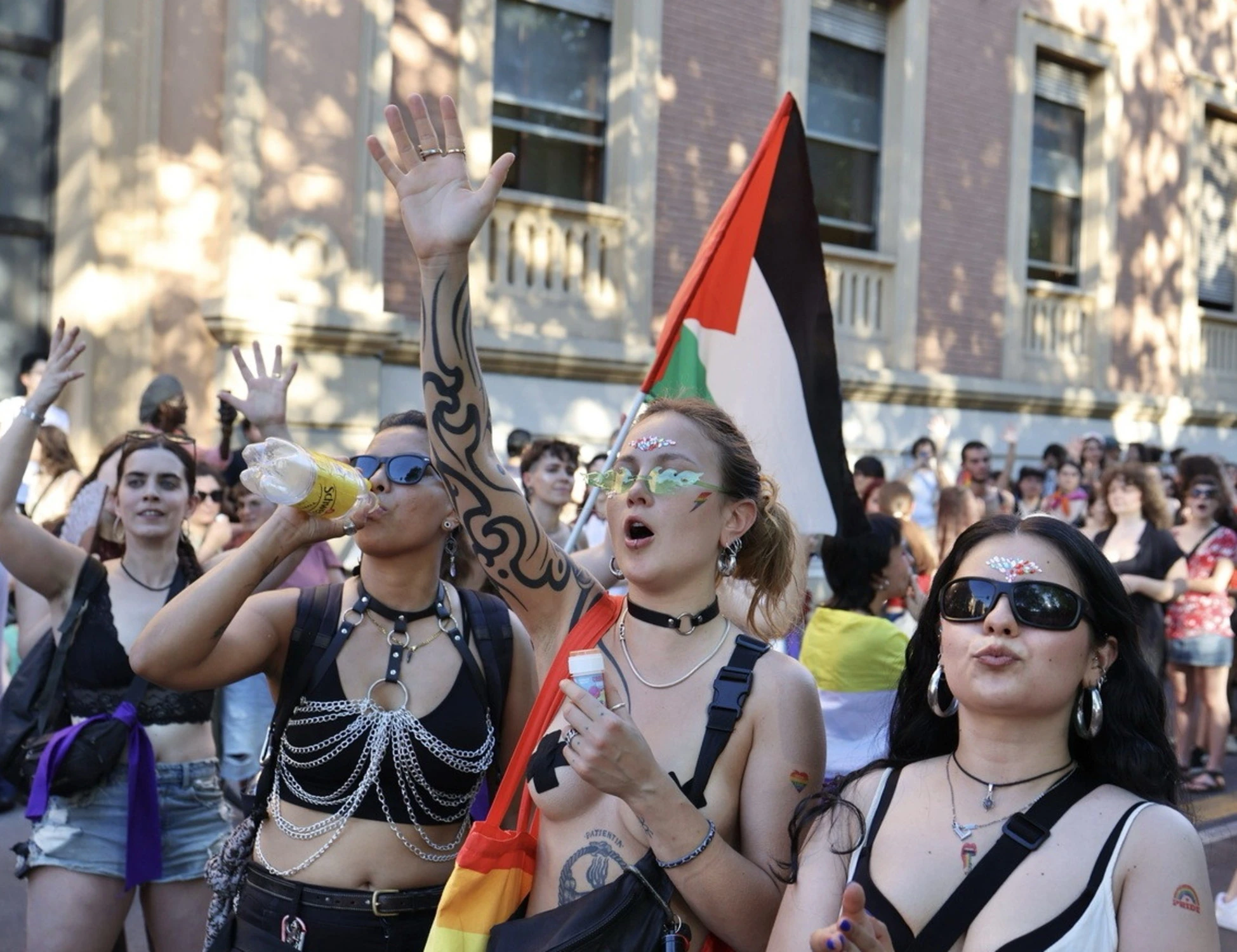Gay ebrei picchiati al Pride: il corteo per i diritti diventa marcia dell’odio