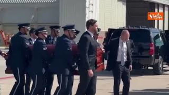 https://media.liberoquotidiano.it/dbj4n11Sr5gJf_pWYqu5wbnUvlhScrgTRwUqmJ1bZfM/width:800/quality:90/aW1hZ2VzLzIwMjUvMDkvMTIvMTUxNjI0MjgyLWUyZmVkNjlkLTQwMWEtNGEwNy1hMjcxLTEzYzcwZGNjM2UxYi5qcGc.webp