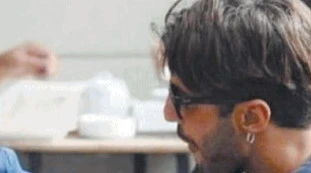 Fabrizio Corona, pizzicato con lei: "Ritorno di fiamma?". La foto che toglie ogni dubbio