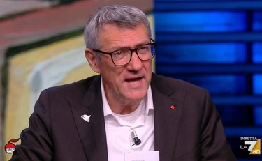 DiMartedì, Maurizio Landini insulta: "Meloni è solo una cortigiana", interviene Floris