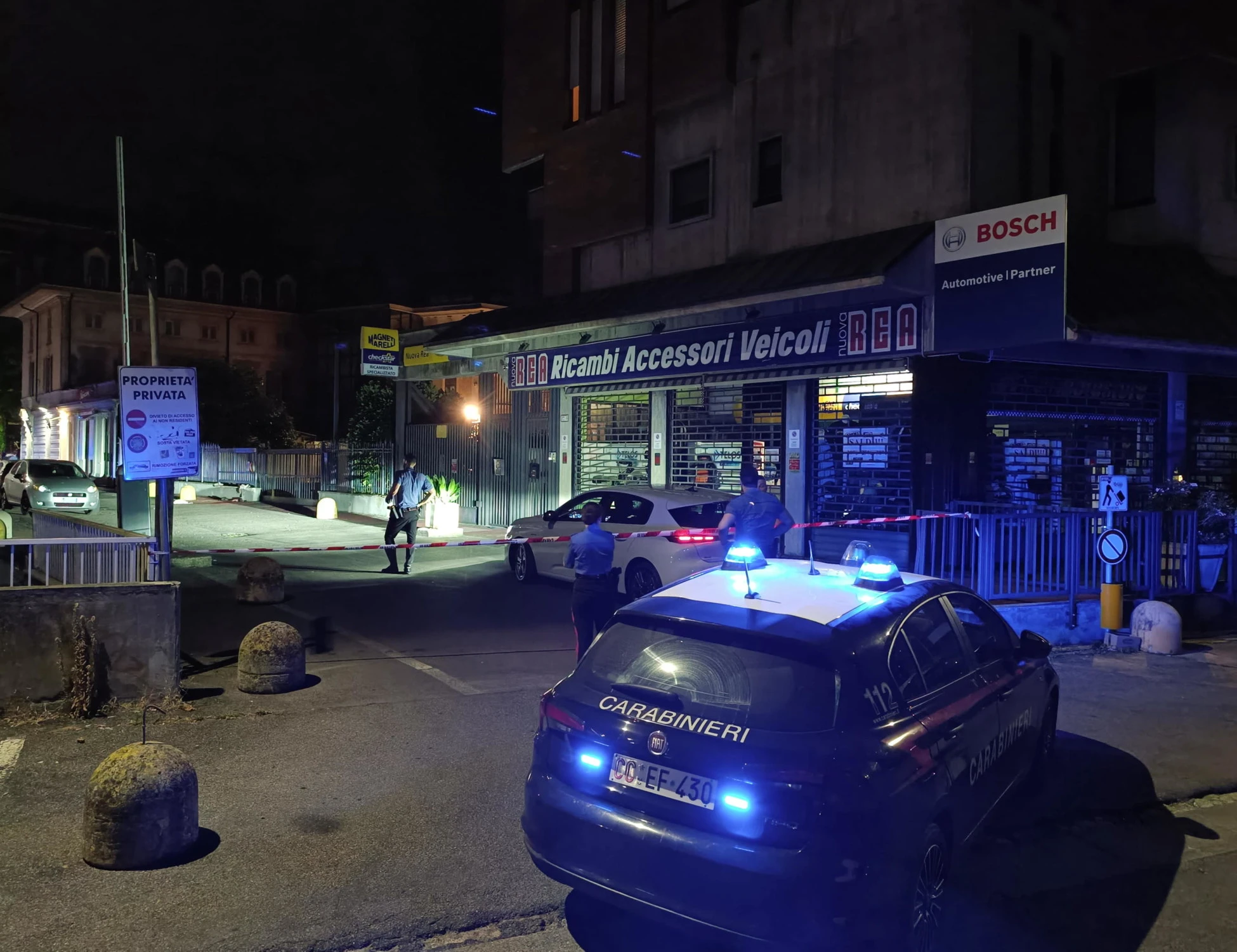 Sermide, devasta tre bar e riempie di botte i carabinieri: chi finisce in manette