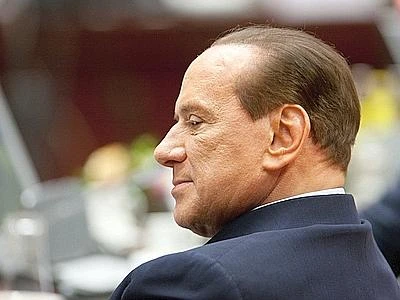 Berlusconi all'attacco: "In Italia non c'è democrazia, la magistratura toglie libertà"