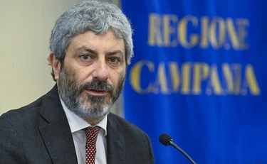 Roberto Fico, dopo gli 8 milioni ai disoccupati anche il Reddito di cittadinanza