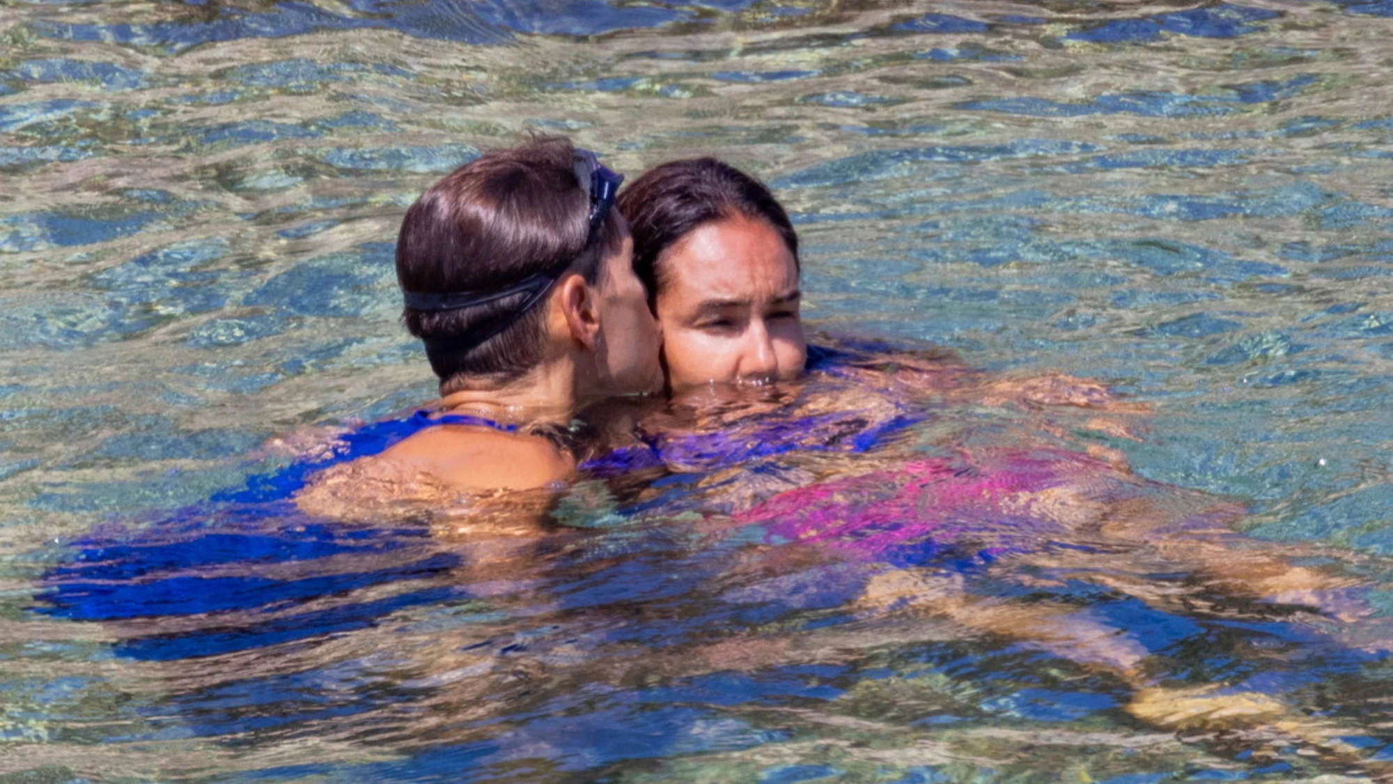 Pier Silvio Berlusconi, relax in famiglia: le foto in Corsica con Silvia Toffanin e i figli