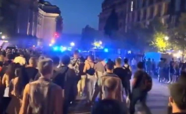 Berlino, attentato mortale al Pride: "Un 21enne islamista",  caccia al killer