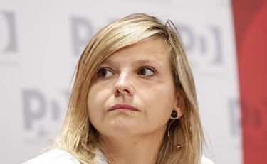 Valentina Cuppi, sindaca di Pd di Marzabotto: a chi vuole dare la cittadinanza onoraria, esplode un caso clamoroso
