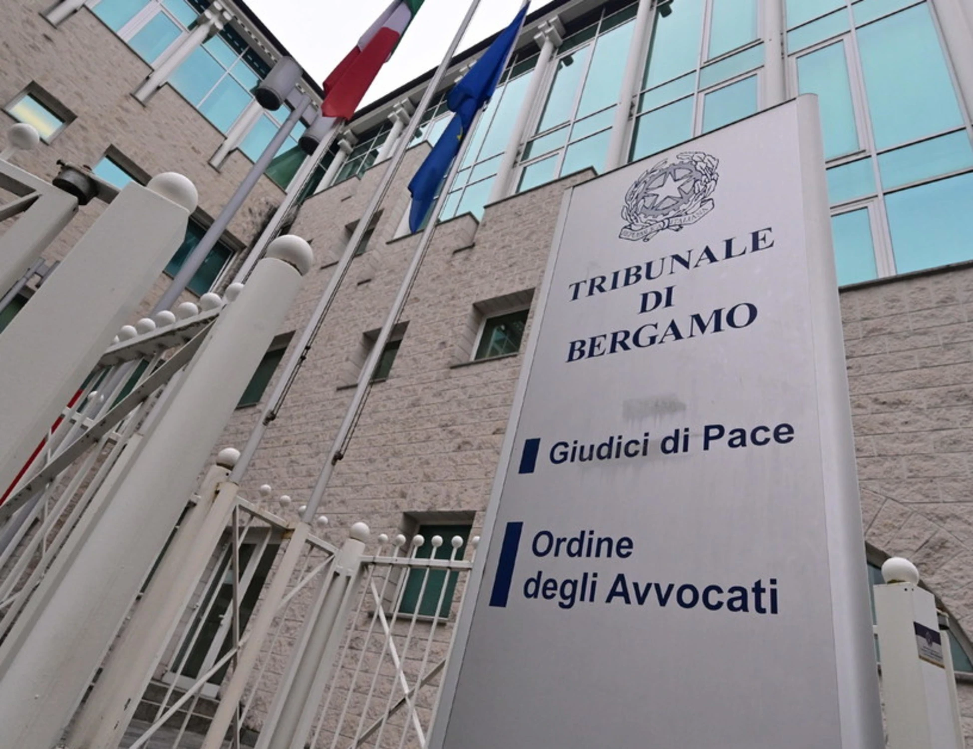 Bergamo, in Tribunale gip e pm coniugi ma il Csm ignora il problema