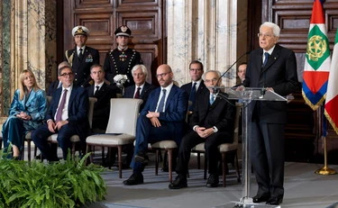 Mattarella, il saluto al Quirinale: "Il prudente controllo del governo sui conti pubblici"