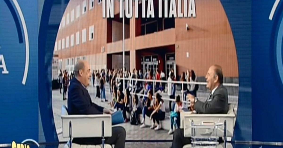 Striscia la Notizia, lo stop a Porta a Porta per coronavirus? L'ipotesi sulla decisione della Rai