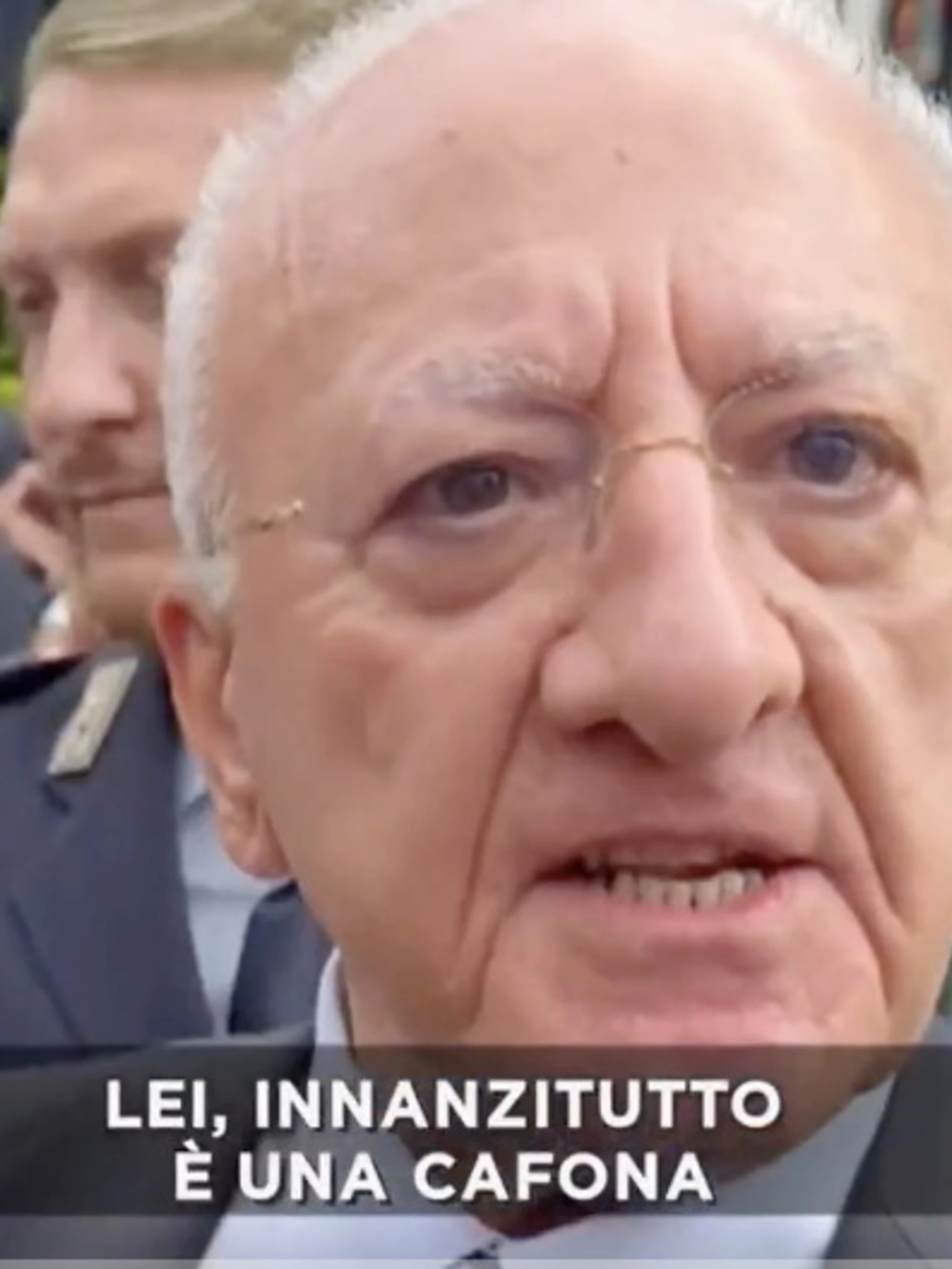 Fuori dal Coro, De Luca fuori controllo, insulti alla cronista