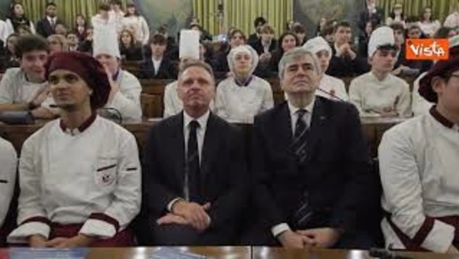 Cucina italiana patrimonio Unesco, il momento della proclamazione e l'applauso dei cuochi